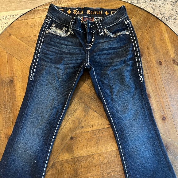 ROCK REVIVAL ROUX Crops, low rise, boot cut, gray sequined pockets. EUC. - Picture 2 of 11